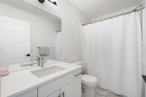 56 William Tweed Te, Winnipeg, MB 