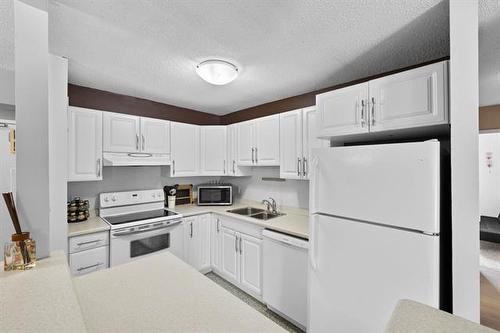 212-470 Kenaston Blvd, Winnipeg, MB 