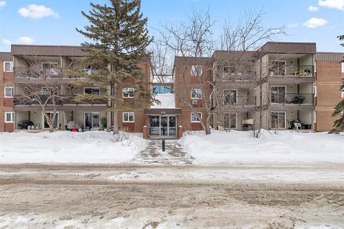 212-470 Kenaston Blvd, Winnipeg, MB 