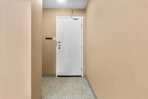 212-470 Kenaston Blvd, Winnipeg, MB 