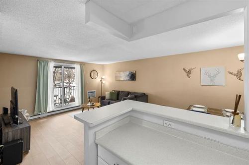 212-470 Kenaston Blvd, Winnipeg, MB 