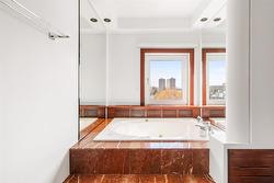 Salle de bains attenante à la CCP - 