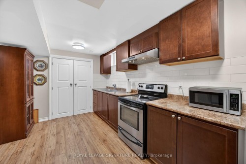 67 Penvill Trail, Barrie, ON - Indoor Photo Showing Kitchen