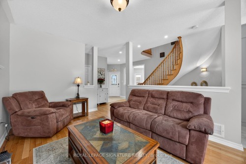 67 Penvill Trail, Barrie, ON - Indoor Photo Showing Living Room