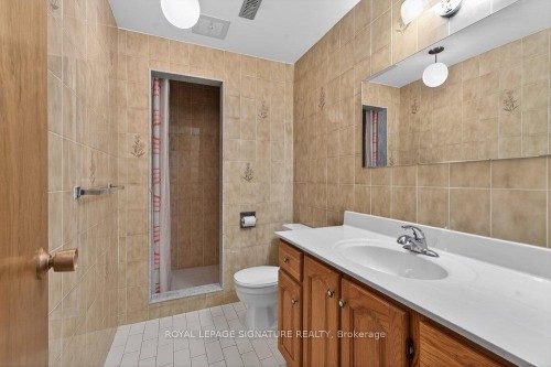 52A Gooderham Drive, Toronto, ON - Indoor Photo Showing Bathroom