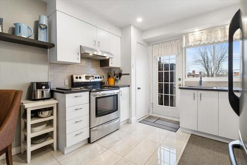 Cuisine - 2584 Rue Sauvé E., Montréal (Ahuntsic-Cartierville), QC - Indoor Photo Showing Kitchen