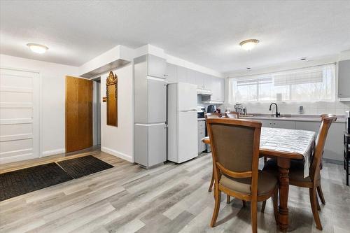 Garçonnière - 2584 Rue Sauvé E., Montréal (Ahuntsic-Cartierville), QC - Indoor Photo Showing Dining Room