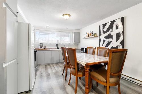 Garçonnière - 2584 Rue Sauvé E., Montréal (Ahuntsic-Cartierville), QC - Indoor Photo Showing Dining Room