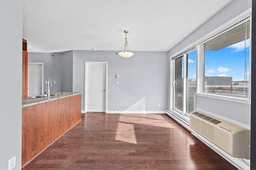Dining room - 902-550 Rue Jean-D'Estrées, Montréal (Ville-Marie), QC -  Photo Showing Other Room
