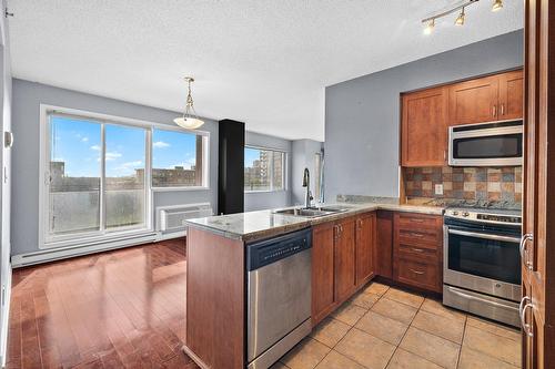 Kitchen - 902-550 Rue Jean-D'Estrées, Montréal (Ville-Marie), QC - Indoor Photo Showing Kitchen