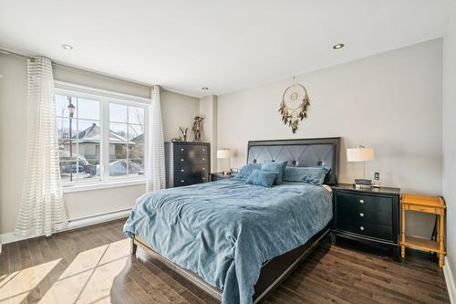 Chambre à coucher principale - 4708 Rue Des Patriotes, Contrecoeur, QC - Indoor Photo Showing Bedroom