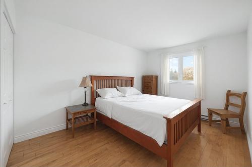 Bedroom - 242 Stillview Road, Pointe-Claire, QC - Indoor Photo Showing Bedroom