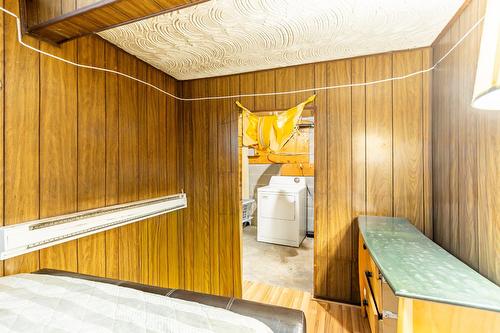 Salle familiale - 11820 Av. Nicolas-Appert, Montréal (Rivière-Des-Prairies/Pointe-Aux-Trembles), QC 