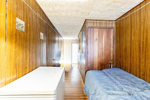 Salle familiale - 11820 Av. Nicolas-Appert, Montréal (Rivière-Des-Prairies/Pointe-Aux-Trembles), QC 