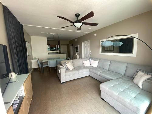 Vue d'ensemble - 1207-700 Boynton Beach Blvd, Boynton Beach, Fl, États-Unis / Usa, QC - Indoor Photo Showing Living Room