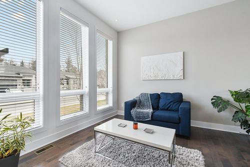 Salon - 13970 Rue Guillaume-Alarie, Mirabel, QC - Indoor Photo Showing Living Room