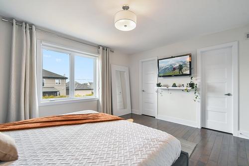 Chambre à coucher principale - 13970 Rue Guillaume-Alarie, Mirabel, QC - Indoor Photo Showing Bedroom