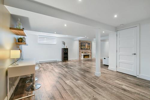 Salle familiale - 13970 Rue Guillaume-Alarie, Mirabel, QC - Indoor