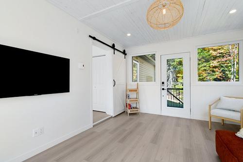 Salon - 93 Ch. Du Domaine-Ayotte, Saint-Donat, QC - Indoor