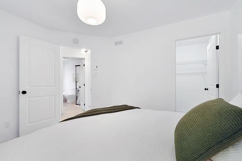 Chambre à coucher principale - 93 Ch. Du Domaine-Ayotte, Saint-Donat, QC - Indoor Photo Showing Other Room