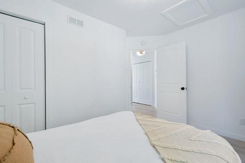 Chambre à coucher - 93 Ch. Du Domaine-Ayotte, Saint-Donat, QC - Indoor Photo Showing Bedroom