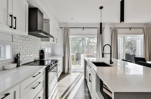 Kitchen - Rue Des Rêves, Sainte-Julienne, QC - Indoor Photo Showing Kitchen With Upgraded Kitchen