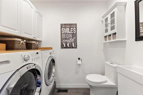 Salle d'eau - 254 Rue Adrien-Rouleau, Les Coteaux, QC - Indoor Photo Showing Laundry Room