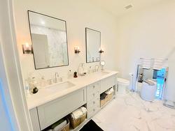 Salle de bains attenante à la CCP - 