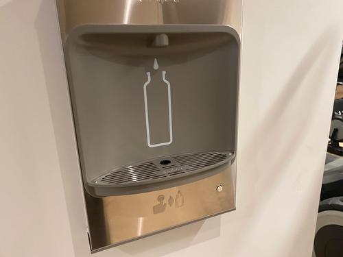 Salle d'exercice - 206-284 Ch. Du Bord-Du-Lac-Lakeshore, Pointe-Claire, QC - Indoor Photo Showing Laundry Room