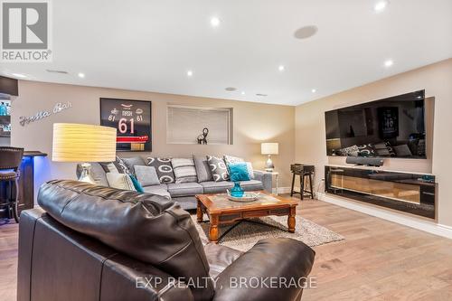 228 Mill Pond Place, Kingston (West Of Sir John A. Blvd), ON - Indoor Photo Showing Living Room
