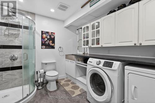45 Upper Avenue, London North (North N), ON - Indoor Photo Showing Laundry Room