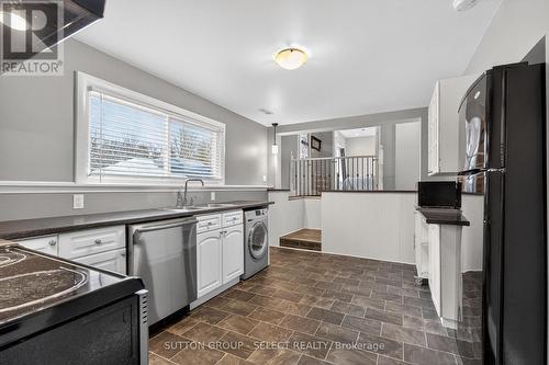 45 Upper Avenue, London North (North N), ON - Indoor Photo Showing Kitchen