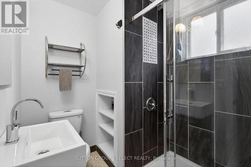 45 Upper Avenue, London North (North N), ON - Indoor Photo Showing Bathroom