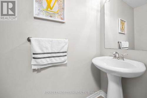 2751 Grand Canal Street, Ottawa, ON - Indoor Photo Showing Bathroom