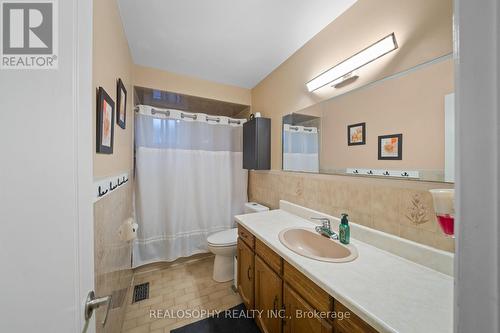 66 Primrose Avenue, Toronto, ON - Indoor Photo Showing Bathroom