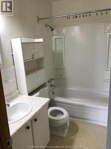 42 Parkview Heights, Aylmer, ON - Indoor Photo Showing Bathroom