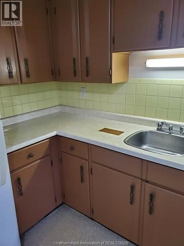 42 Parkview Heights, Aylmer, ON - Indoor Photo Showing Kitchen