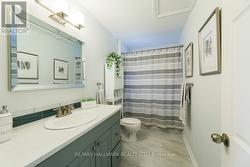 Main Floor 4pc Washroom - 