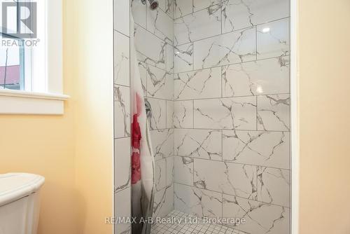 56 West Gore Street, Stratford, ON - Indoor Photo Showing Bathroom