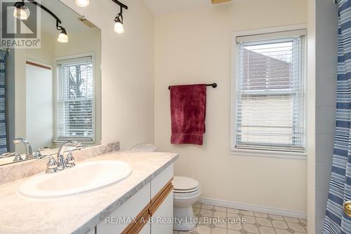 56 West Gore Street, Stratford, ON - Indoor Photo Showing Bathroom