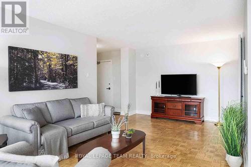 507 - 2625 Regina Street, Ottawa, ON - Indoor Photo Showing Living Room