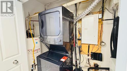 6 - 122 Courtland Avenue E, Kitchener, ON - Indoor Photo Showing Laundry Room