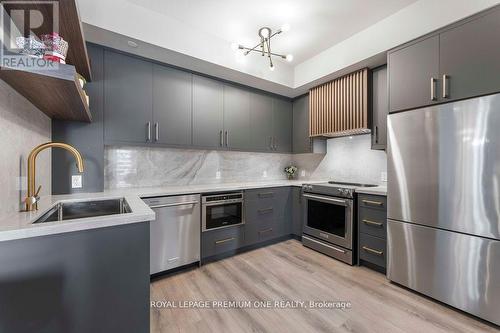 511 - 9000 Jane Street, Vaughan, ON - Indoor Photo Showing Kitchen With Stainless Steel Kitchen With Upgraded Kitchen