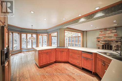 1601 Jalna Avenue, Mississauga, ON - Indoor Photo Showing Other Room