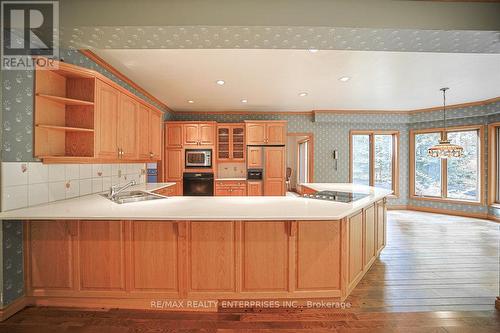 1601 Jalna Avenue, Mississauga, ON - Indoor Photo Showing Kitchen With Double Sink