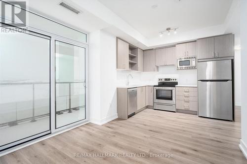 621 - 60 George Butchart Drive, Toronto, ON - Indoor Photo Showing Kitchen With Stainless Steel Kitchen