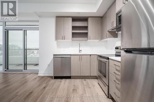 621 - 60 George Butchart Drive, Toronto, ON - Indoor Photo Showing Kitchen With Stainless Steel Kitchen With Upgraded Kitchen