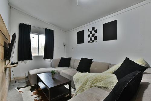 Salon - 1423 Ch. De Val-Des-Lacs, Sainte-Sophie, QC - Indoor Photo Showing Living Room