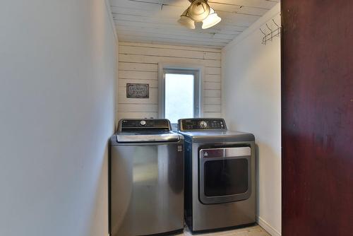 Salle de lavage - 1423 Ch. De Val-Des-Lacs, Sainte-Sophie, QC - Indoor Photo Showing Laundry Room