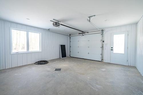 Garage - 127 Rue Des Ruisseaux, Val-Des-Sources, QC - Indoor Photo Showing Garage